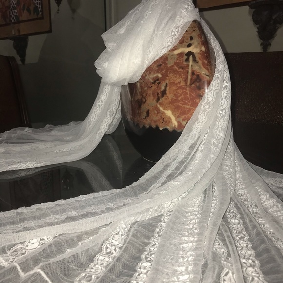 MY EXCLUSIVE one of a kind lace scarf classic! - Picture 2 of 4